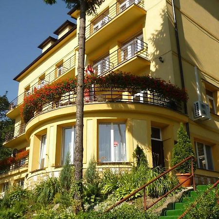 Bozy Dar Bed & Breakfast Krynica Zdroj Eksteriør bilde